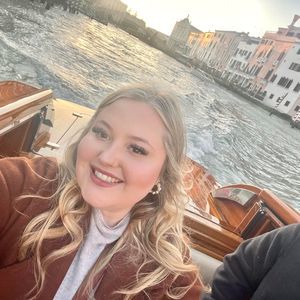 Meet your Posher, Caroline